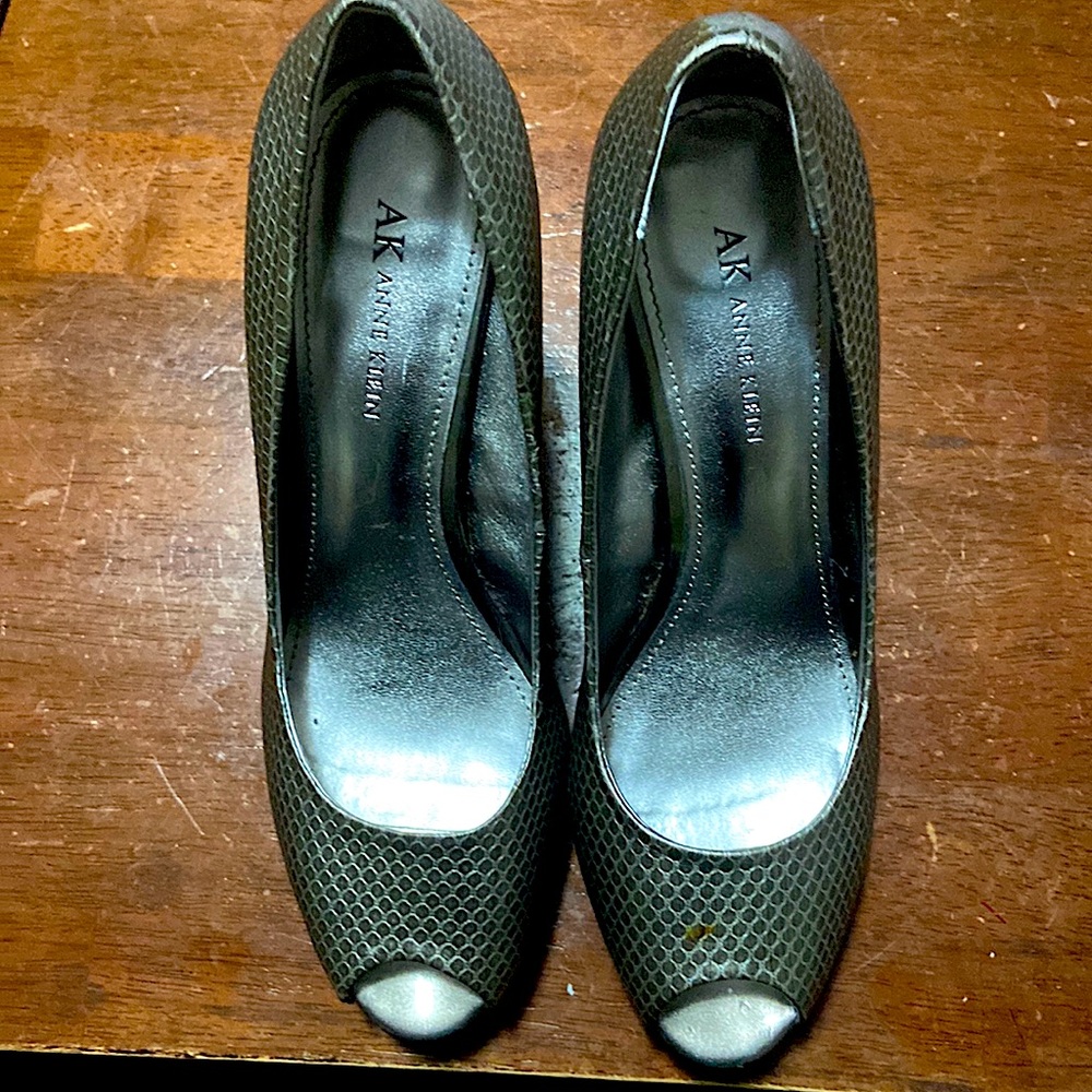 Anne Klein 9 1/2 high Heels steppers